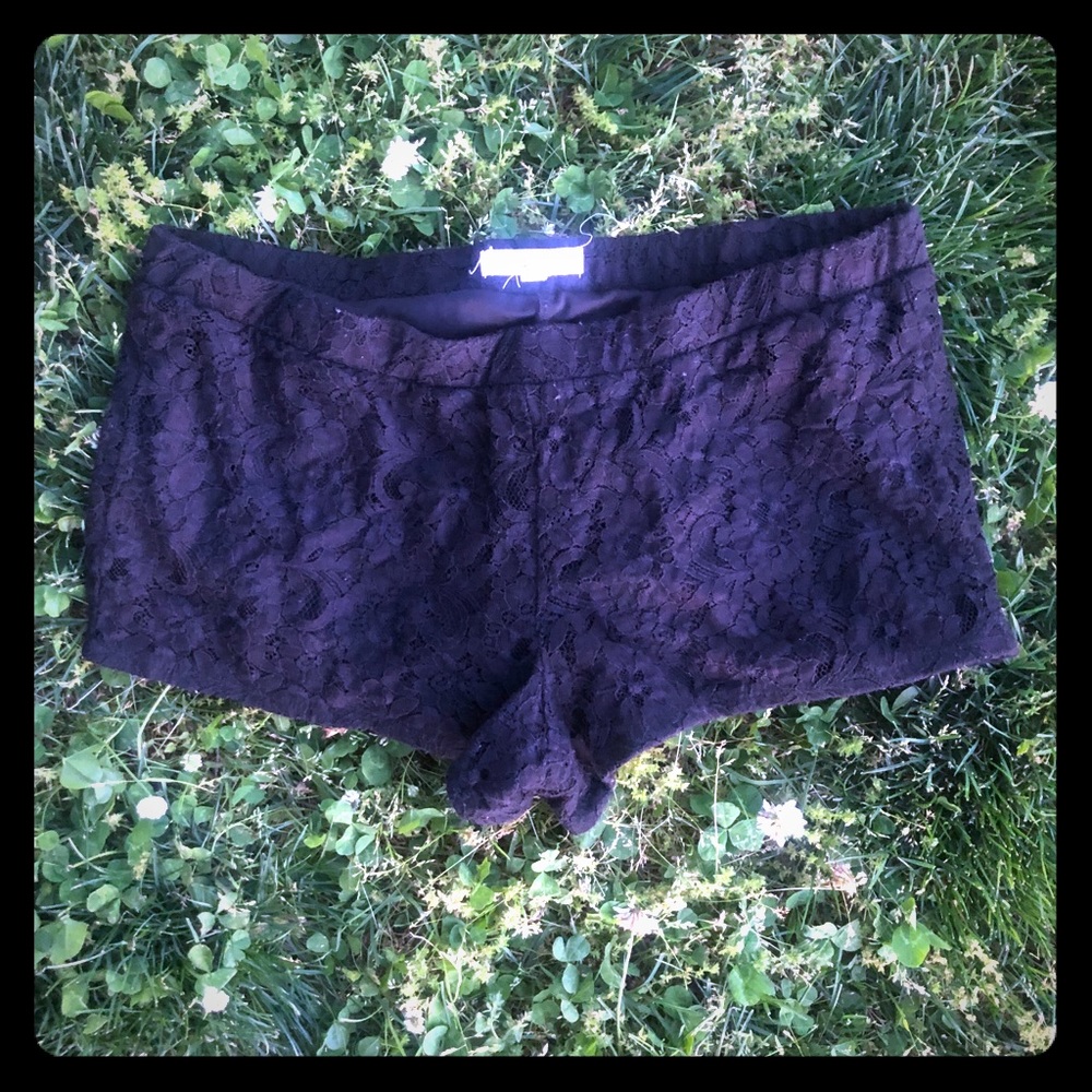 💖5/$25 Black lace shorts with elastic waist